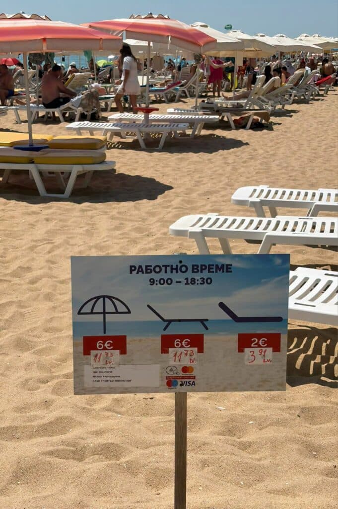 Șezlongul pe litoral, printre cele mai scumpe din regiune. Cât te costă în Bulgaria, Grecia, Italia și Spania