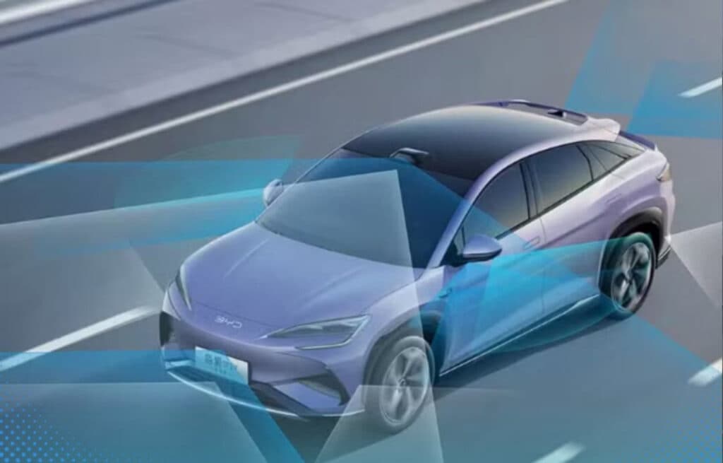 BYD promite să plătească despăgubirile dacă sistemul său de conducere asistată provoacă un accident