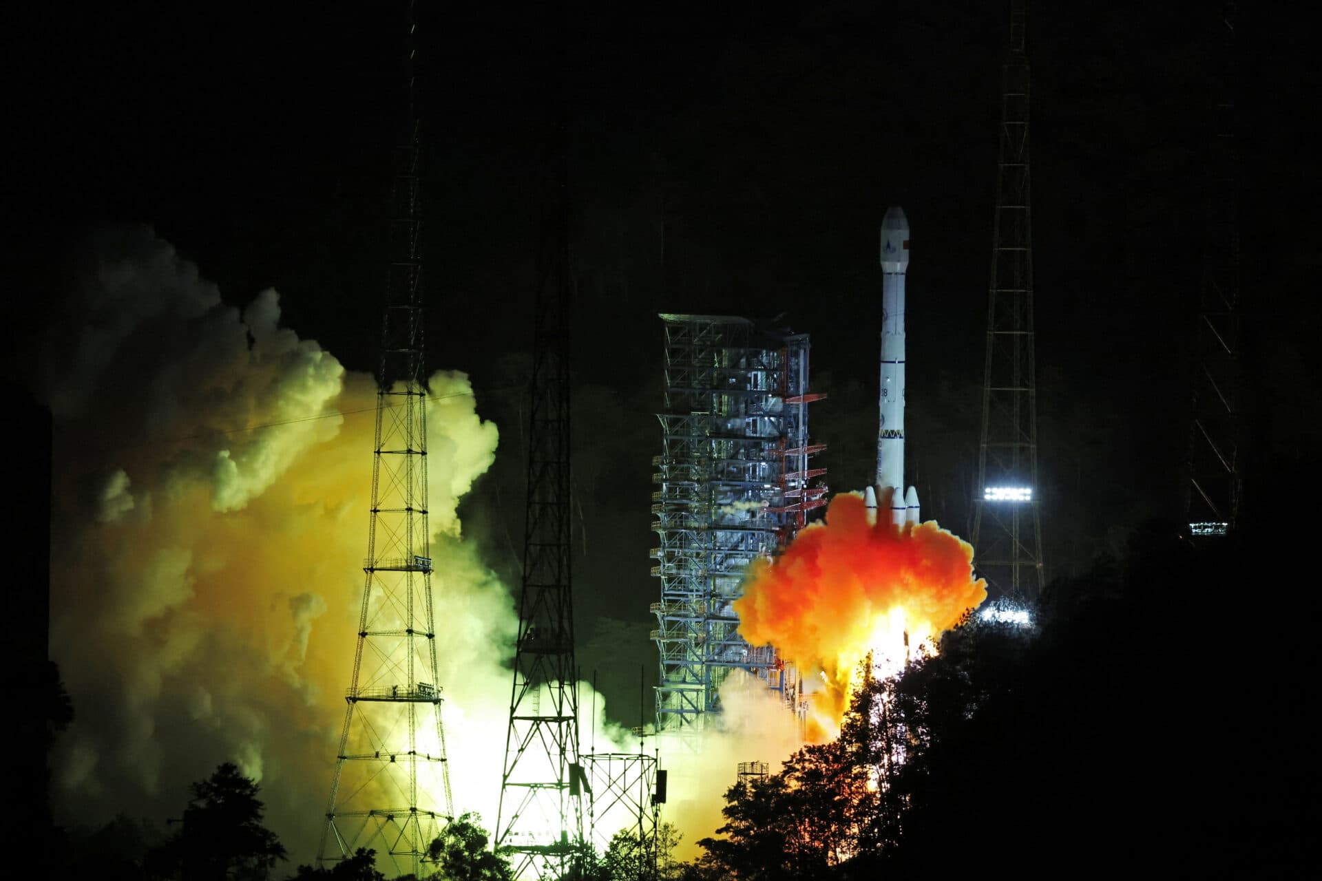 Ambiții spațiale în creștere. China, prima misiune de recuperare a probelor de pe un asteroid