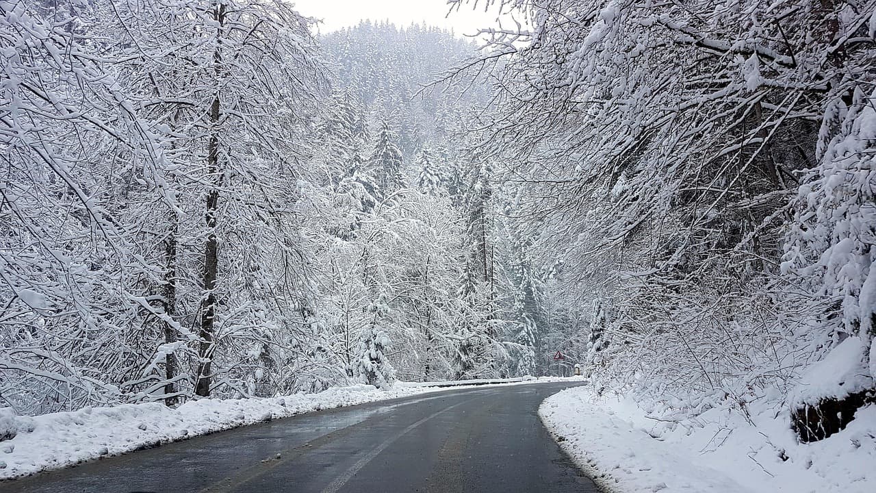 Blocaj atmosferic deasupra României. ANM avertizează că aerul din straturile joase ale troposferei se va suprarăci, iar vremea va deveni deosebit de rece