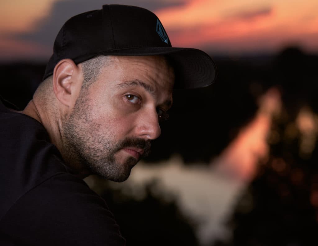<strong>BOBI PRICOP: „E dificil să-ți găsești drumul în artă”</strong>