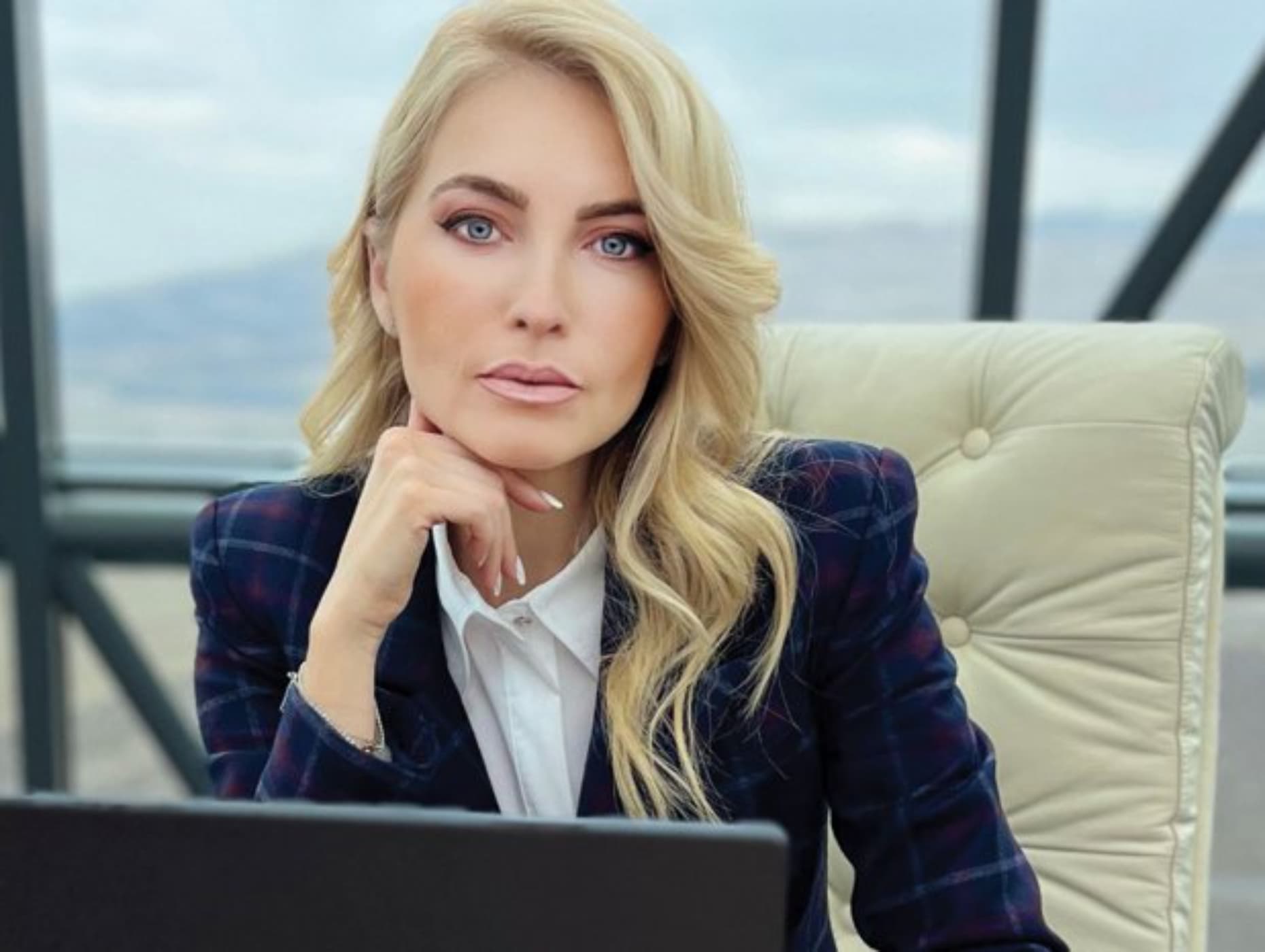 Cine este femeia care a moștenit unul dintre cele mai mari imperii de afaceri din România! Controlează o companie de peste 1,1 miliarde de lei