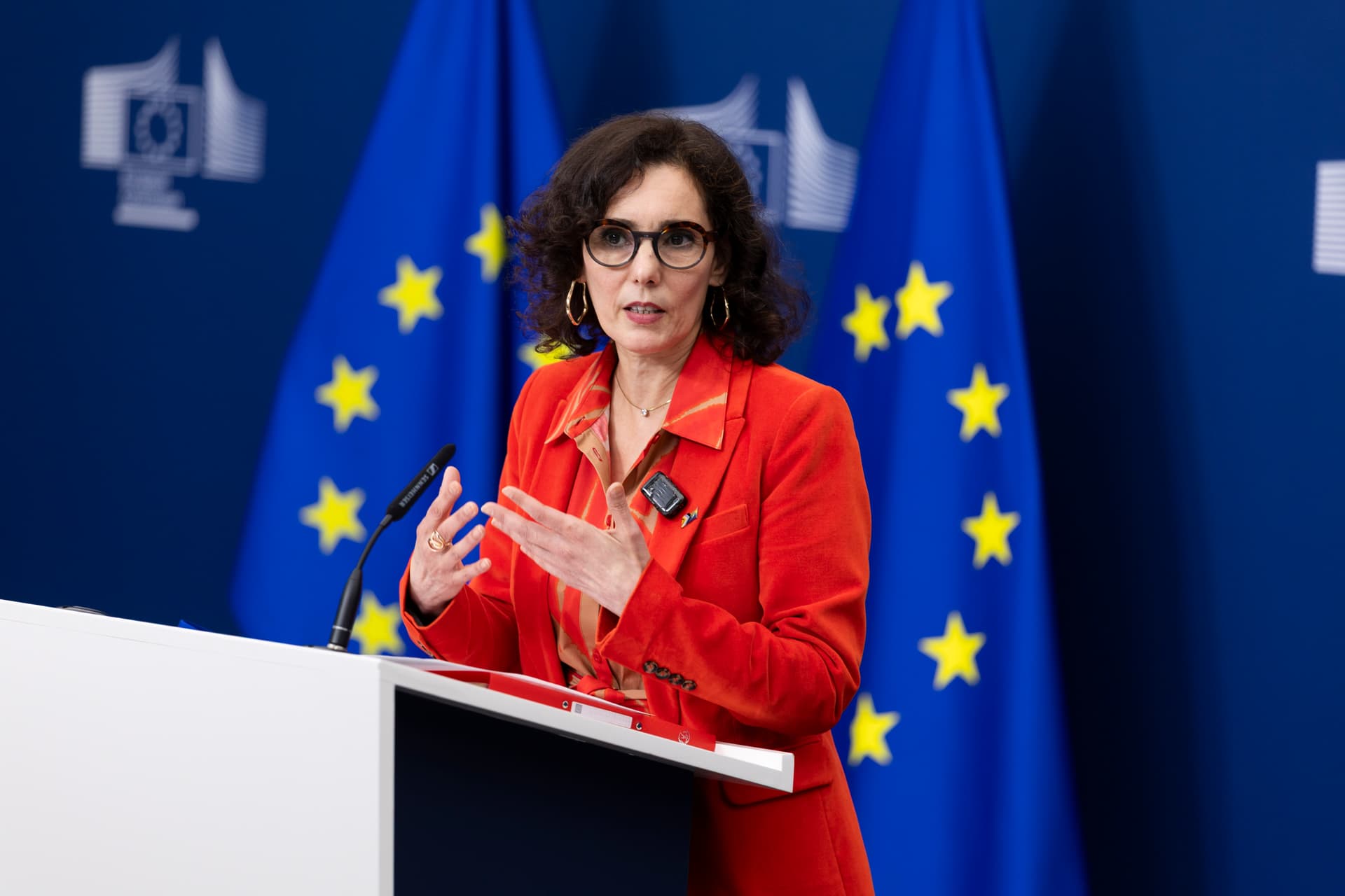 Comisia Europeană va cere statelor membre să interzică practicile de conversie