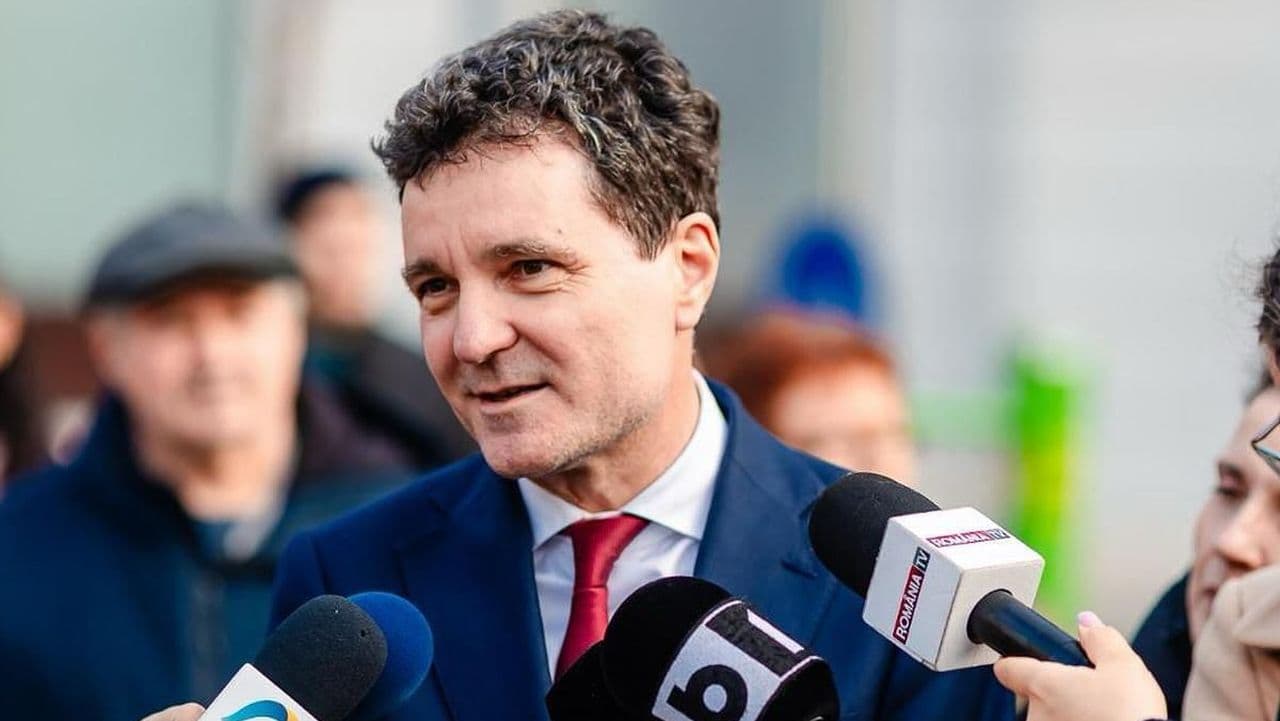 Dacă pică Guvernul, România păstrează direcţia pro-occidentală, spune președintele Nicuşor Dan