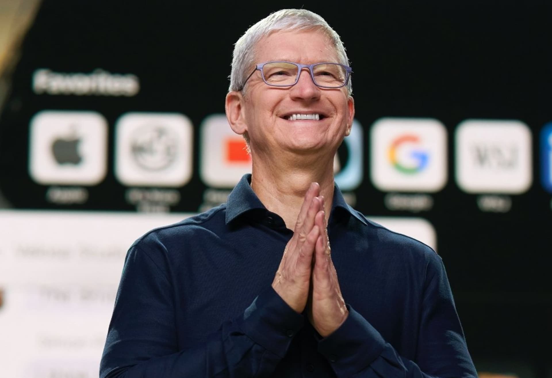 De ce Apple refuză războiul IA, în timp ce Google și Microsoft cheltuie frenetic pe propriile modele inteligente