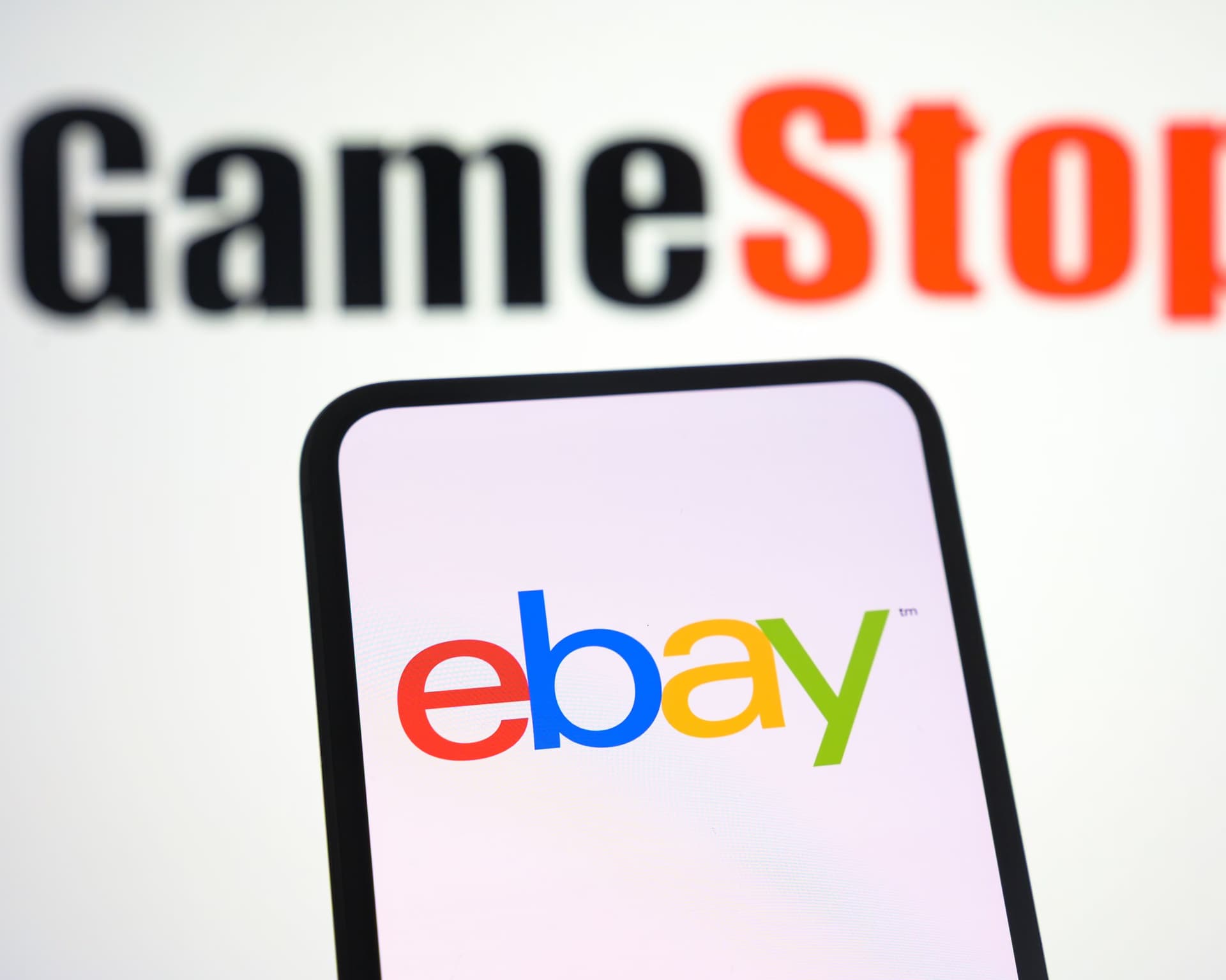GameStop vrea să cumpere eBay cu 56 de miliarde de dolari! Ar putea fi cea mai mare tranzacție din istoria ”Wall Street-ului tech”
