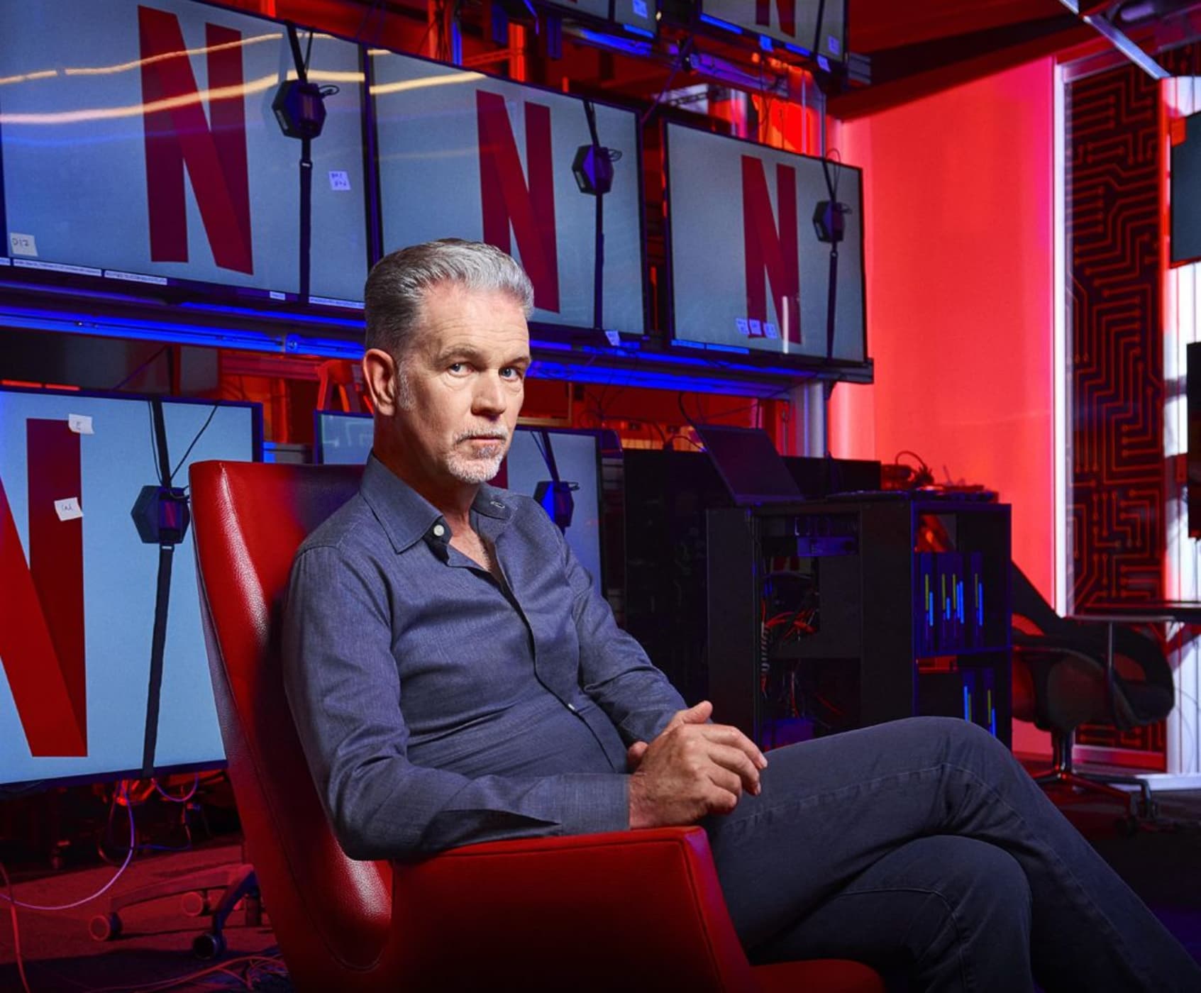 Inventatorul Netflix părăsește compania după aproape 30 de ani. Reed Hastings este omul care a schimbat lumea streamingului