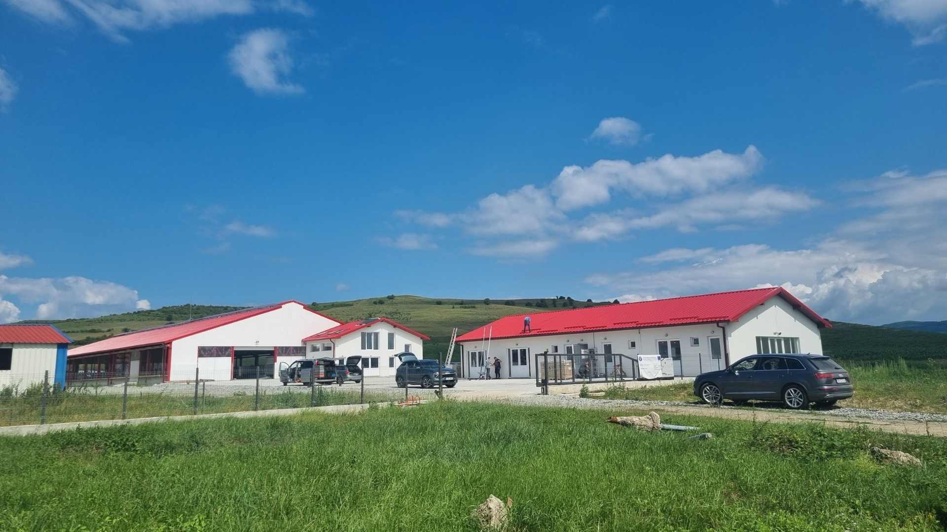 O fermă tradițională din Tărpiu face pasul spre zootehnia modernă