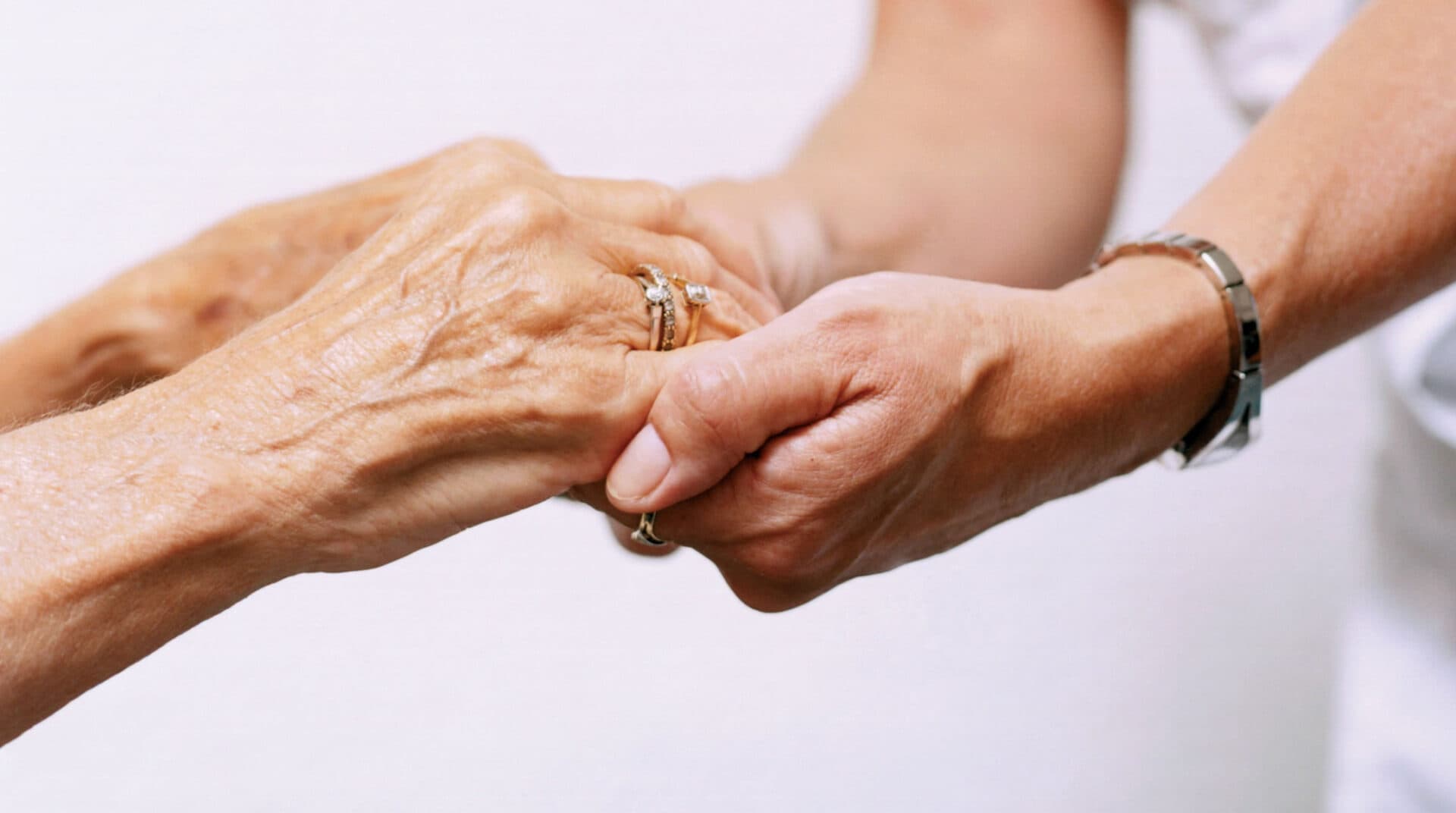 O nouă tentativă de fraudă în România. Cum a fost păcălită o pensionară