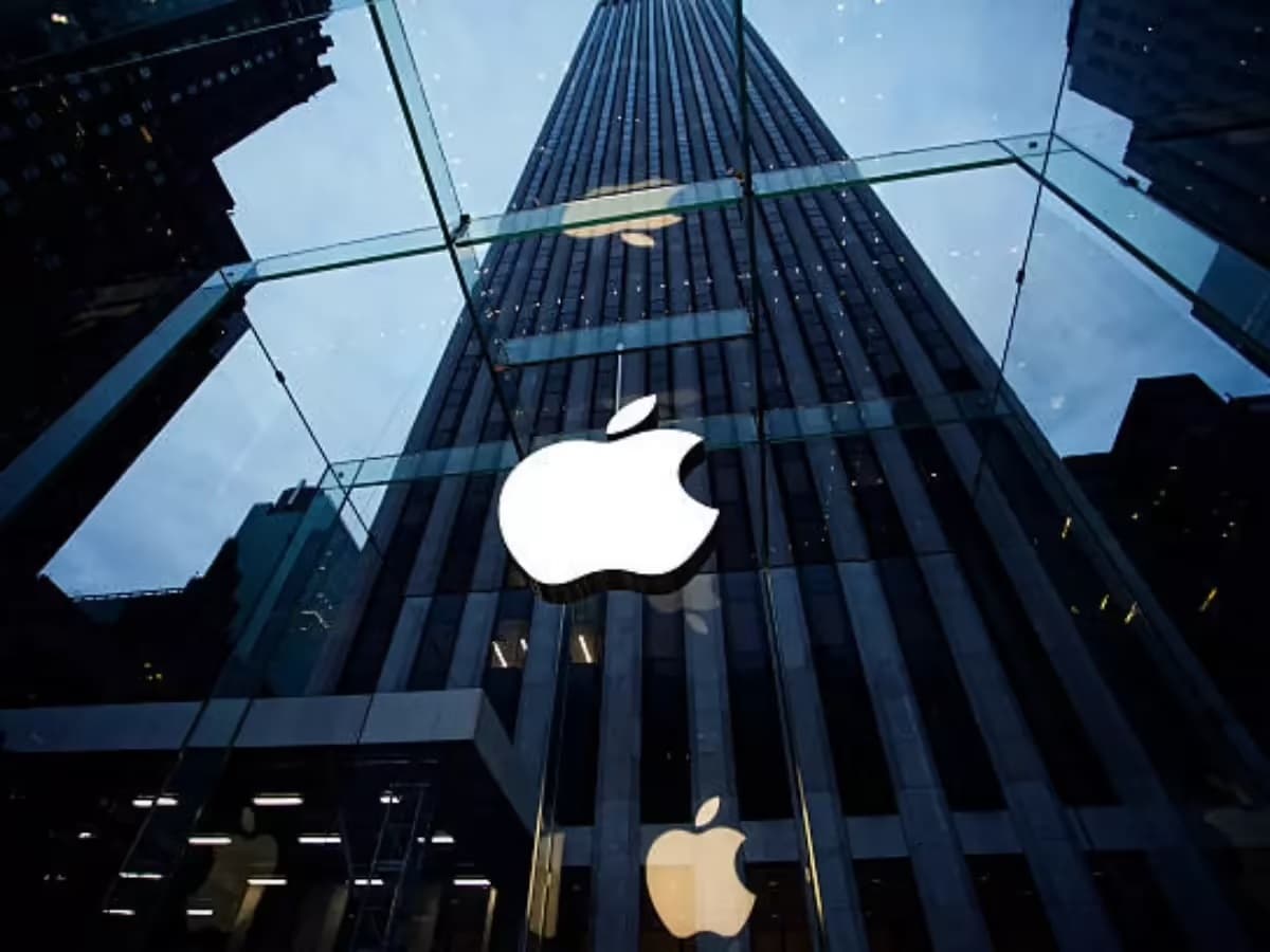 Pierderi de 900 miliarde de dolari. Acționarii Apple au deschis un proces
