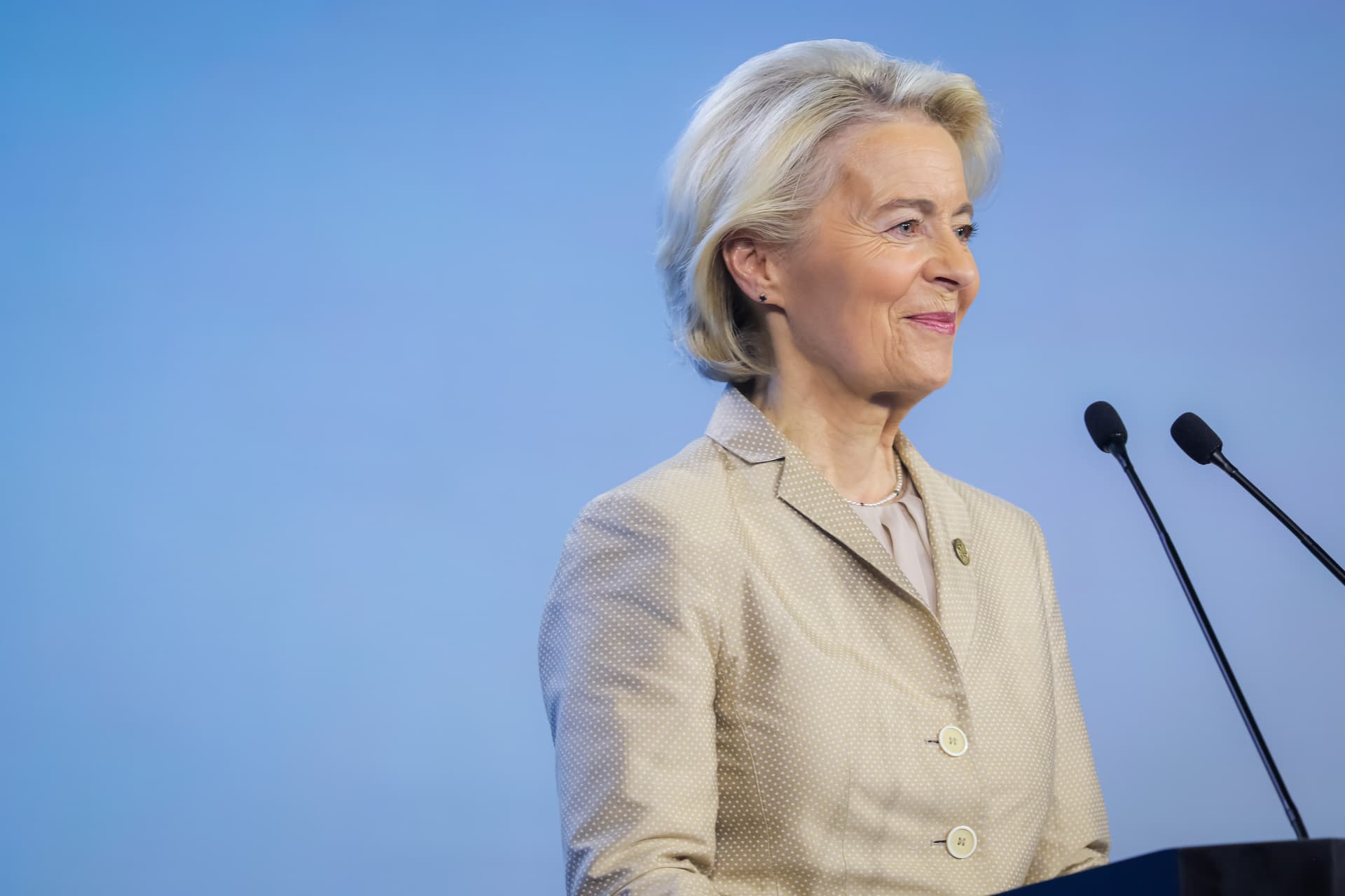 Uniunea Europeană pune 90 de miliarde de euro în spatele Ucrainei și spune investitorilor că reconstrucția ei este parte din viitorul Europei