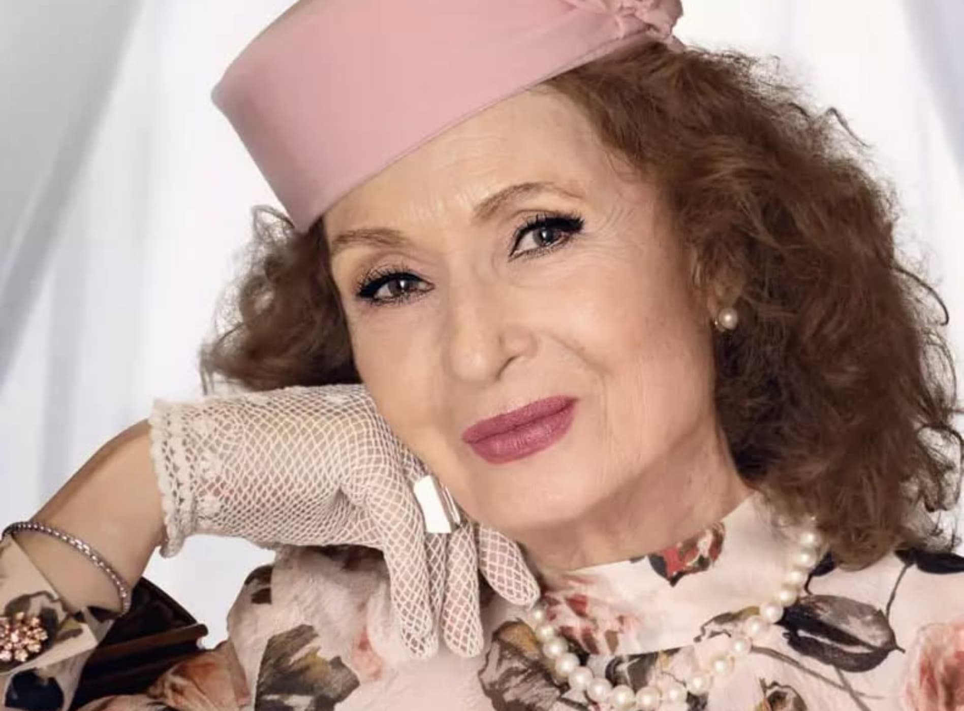 Angela Similea împlinește 80 de ani. După o carieră de legendă, marea doamnă a muzicii ușoare a ales viața discretă, departe de scenă