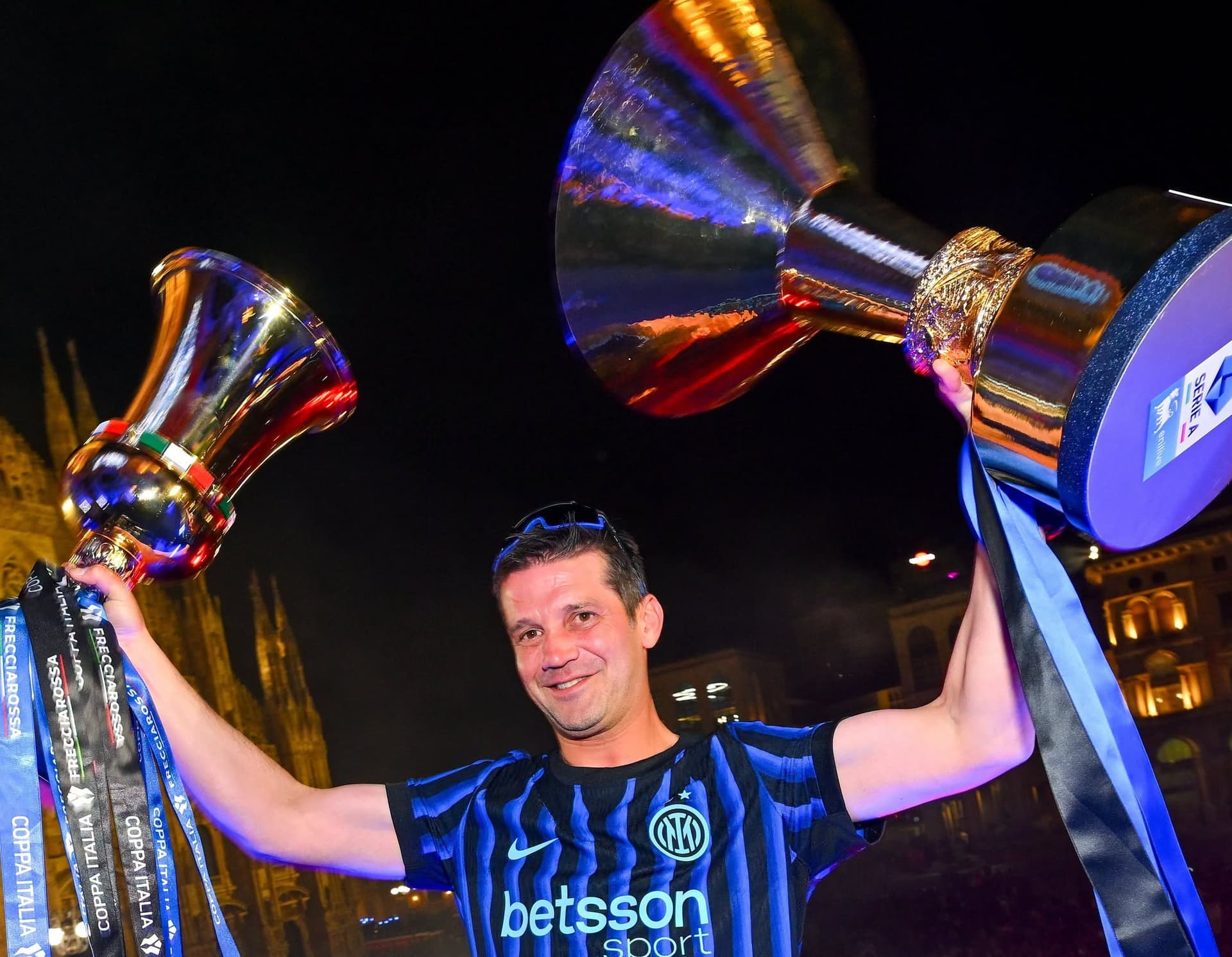Salariul fabulos al lui Cristi Chivu la Inter. Doar un român câștigă mai mult decât el
